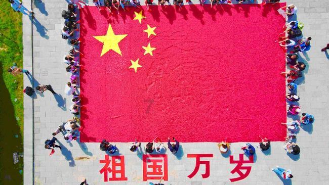 救援摄影师男孩